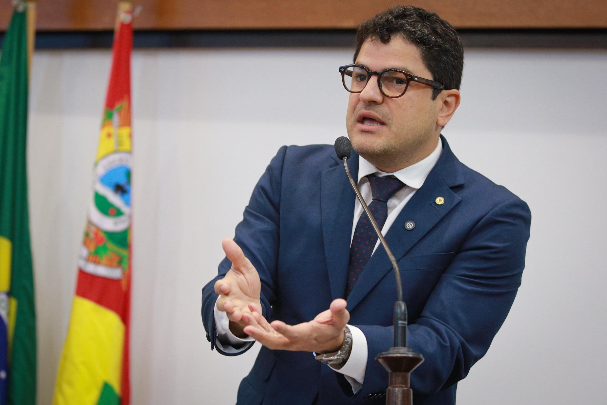 Eduardo Ribeiro defende reconstrução de 160 escolas rurais e propõe pacto com governo e bancada federal