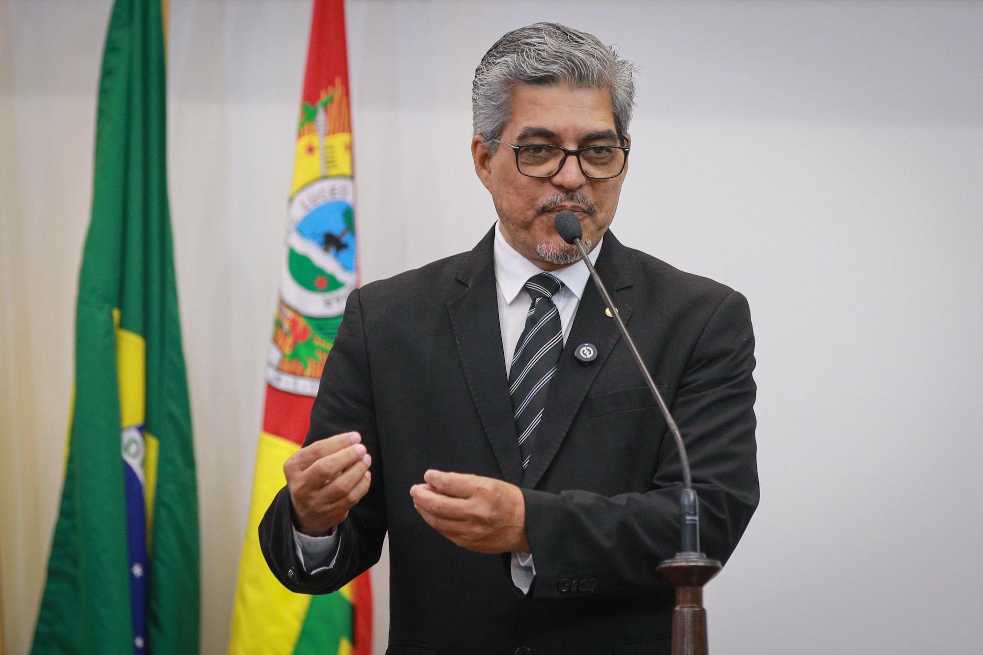Edvaldo Magalhães volta a criticar precariedade das escolas rurais e comenta decisão judicial sobre o caso da Secretaria de Educação