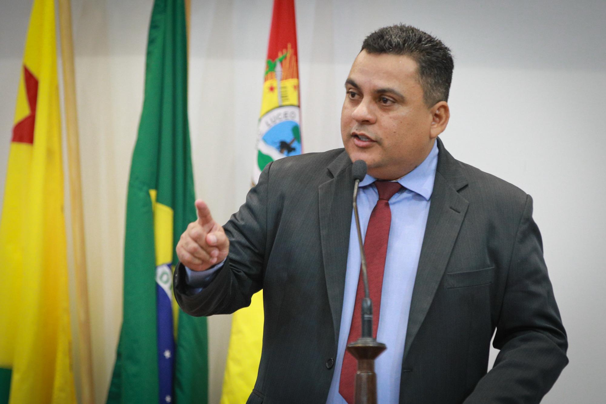 Gilberto Lira destaca ações em apoio aos produtores rurais afetados por embargos ambientais e parabeniza projetos sociais em Rio Branco