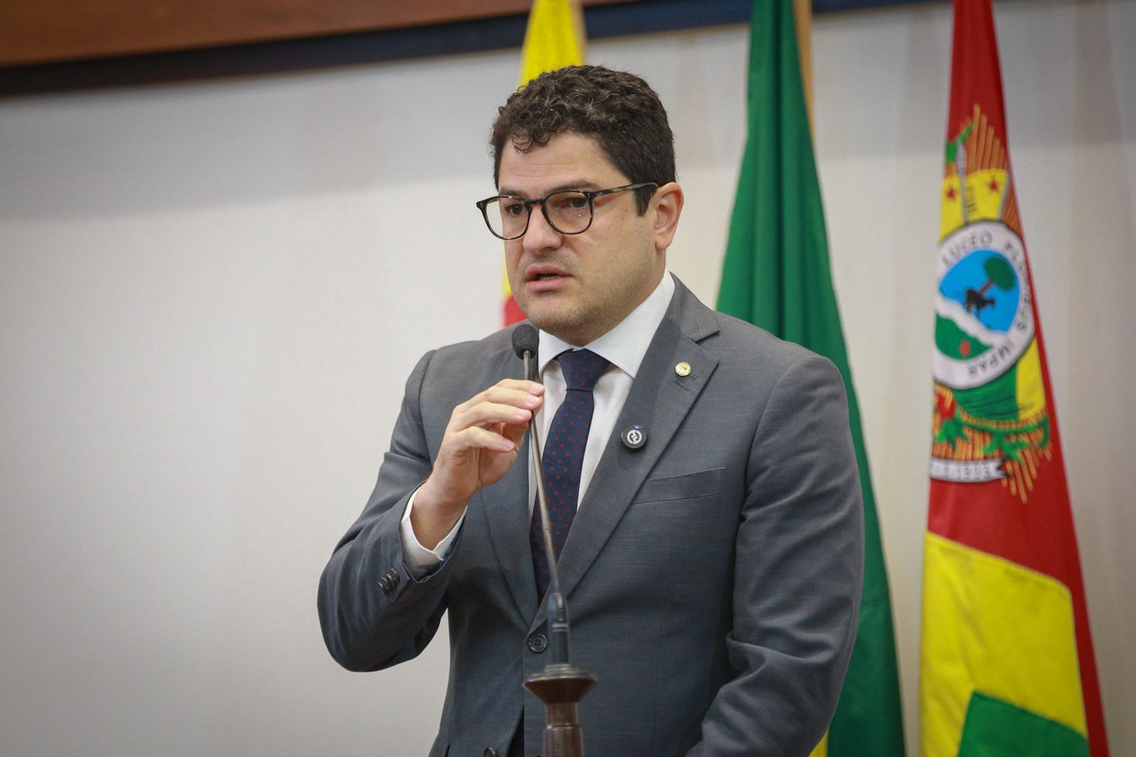 Eduardo Ribeiro propõe reuniões quinzenais na CCJ para acelerar análise de projetos