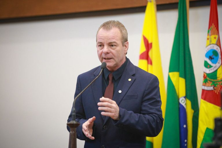 Pedro Longo destaca avanços e desafios na certificação de centro de hemodiálise no Acre