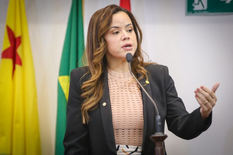 Michelle Melo defende fortalecimento da democracia e mais mulheres na política