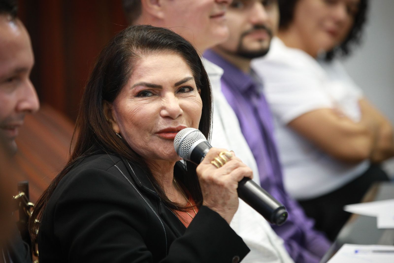 Antônia Sales defende atendimento especializado e políticas públicas permanentes para pessoas com fibromialgia