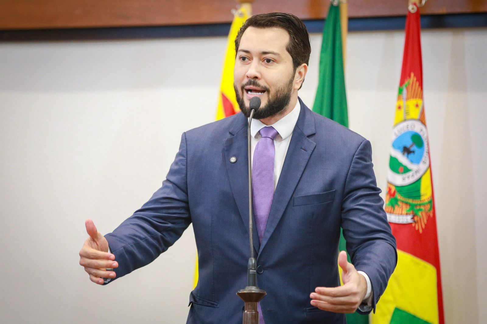 Jarude critica gasto de R$ 31 milhões com shows e cobra prioridades do governo em áreas essenciais
