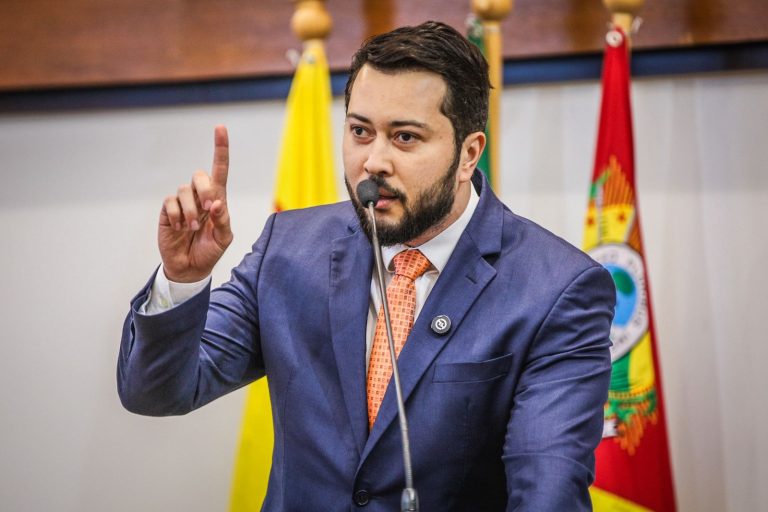 Emerson Jarude denuncia gasto de R$ 39 milhões com jatinho do governo e cobra prioridade em áreas essenciais