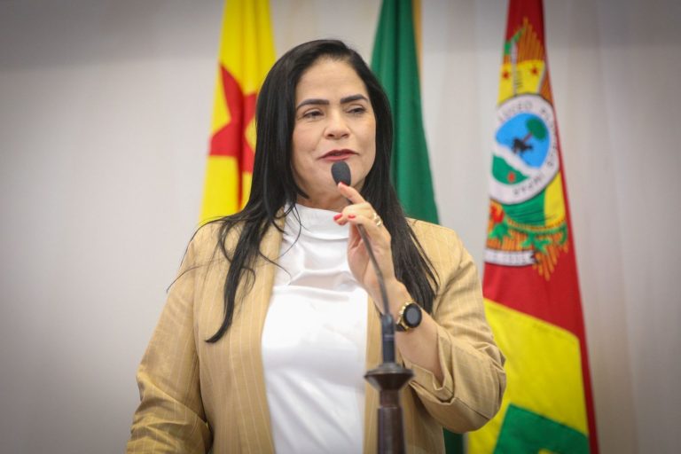 Maria Antônia destaca fé e conquistas para o Vale do Juruá em discurso na Aleac