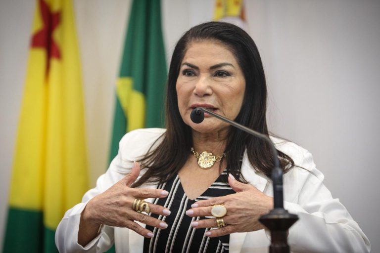 Antônia Sales denuncia caos na saúde pública e critica gastos do governo com jatinhos: “Nosso povo precisa de mel, não de cera”