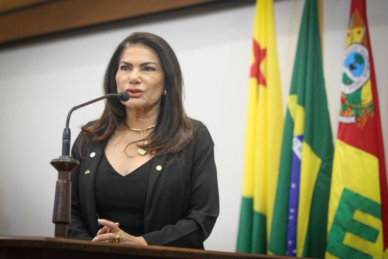 Antônia Sales celebra Festival da Farinha e faz alerta sobre violência contra a mulher na Aleac