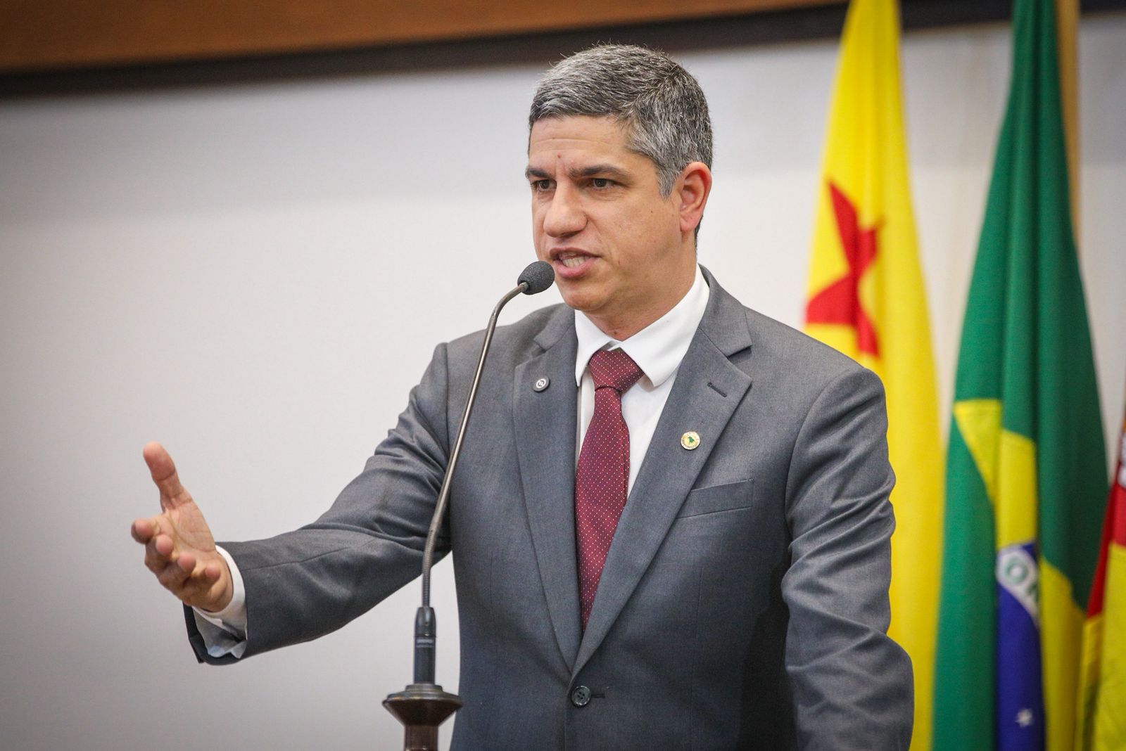 Calegário cobra convocação da Polícia Penal e denuncia sucateamento do sistema prisional