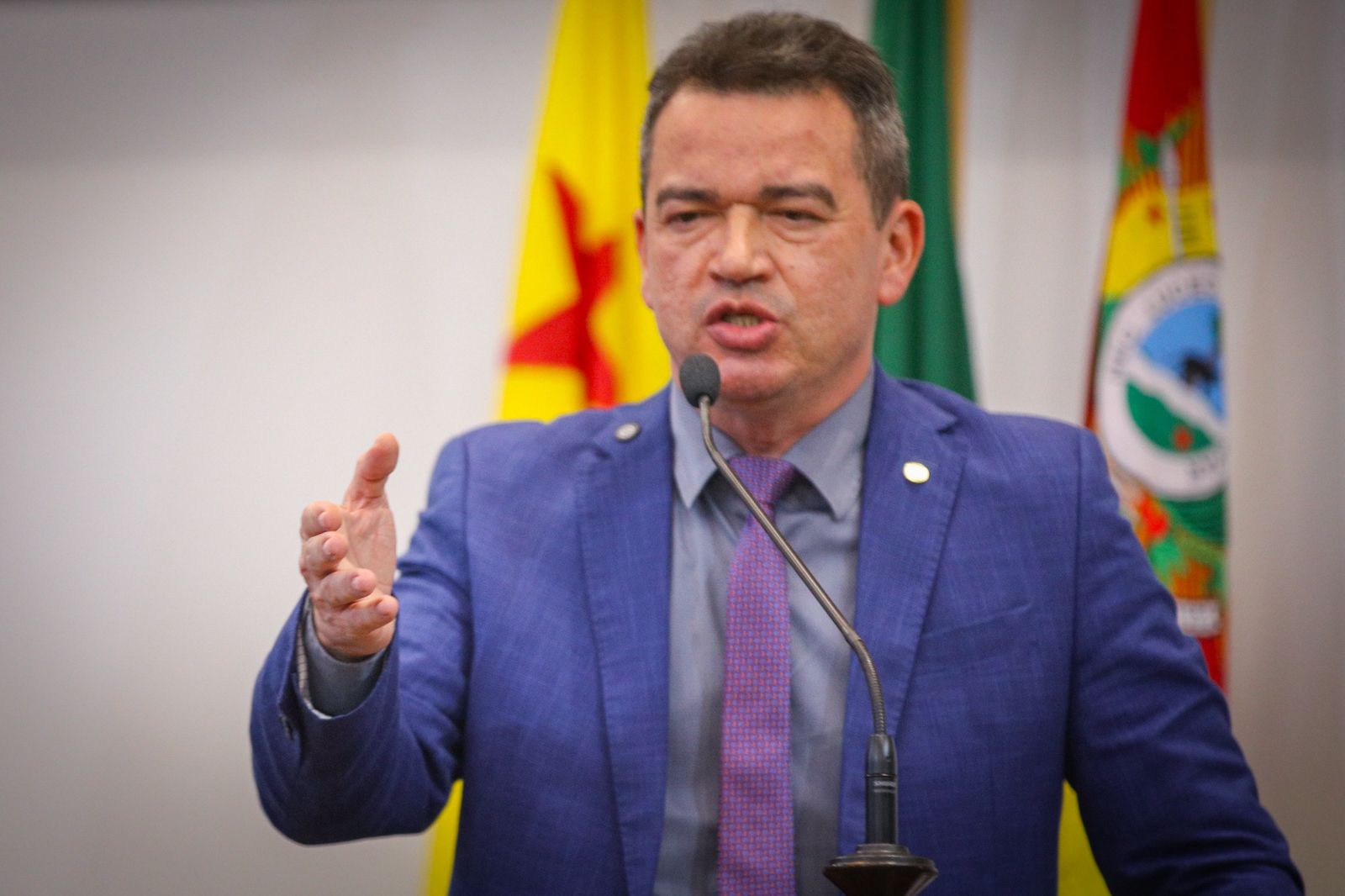 André Vale cobra regularização fundiária e agradece apoio do governo