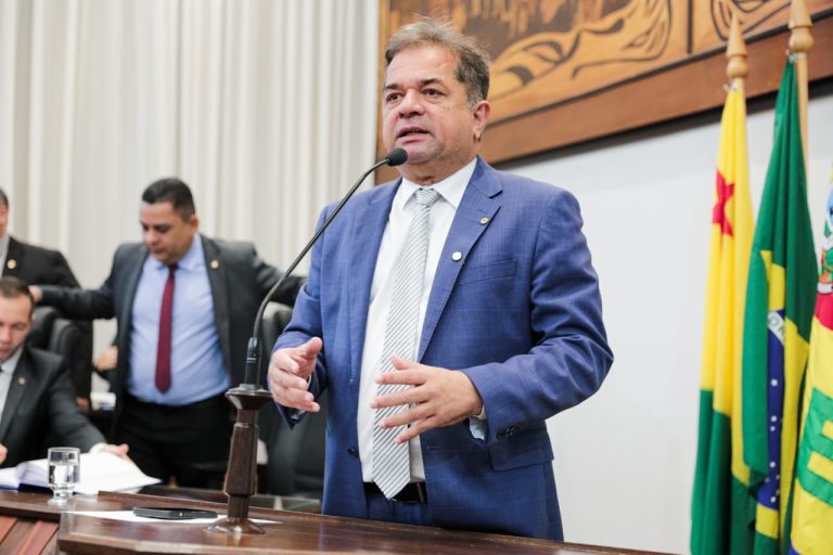 Marcus Cavalcante destaca envio de equipe de saúde para atender crianças em Feijó