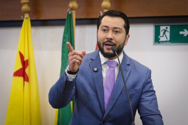 Emerson Jarude denuncia atraso em repasse da Secretaria de Esportes e critica descaso com sistema prisional no Acre