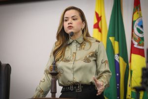 Michelle Melo propõe PL para priorizar servidores e proibir shows milionários