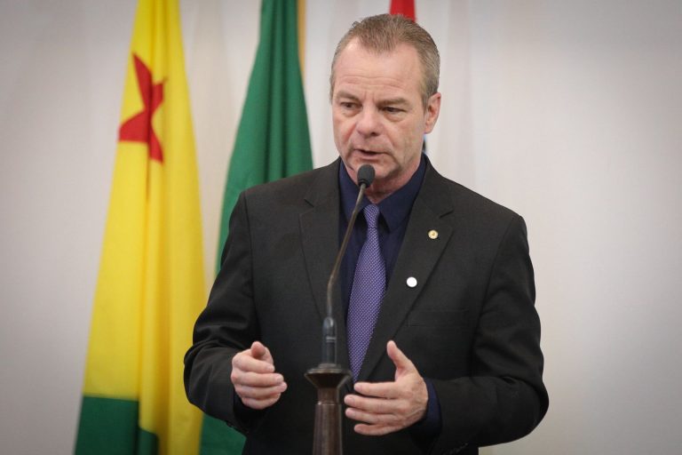 Pedro Longo destaca ação da Defensoria Pública em Porto Walter e pede criação de clínica de recuperação em Tarauacá