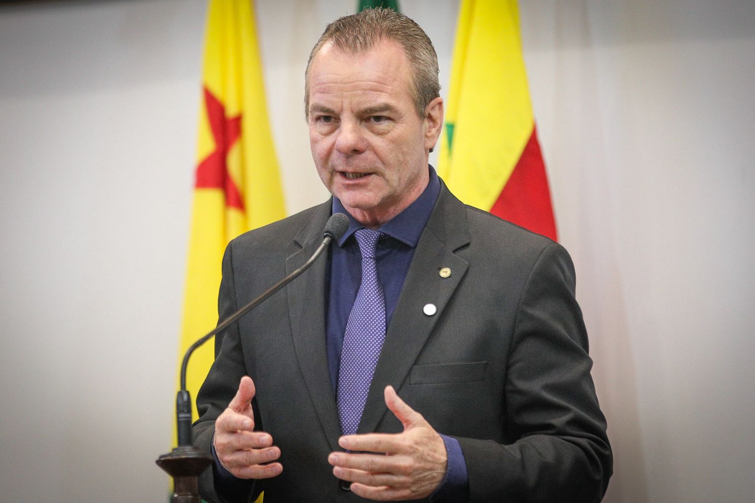 Pedro Longo destaca importância da união em defesa da BR-364 e celebra posse de novos servidores públicos estaduais