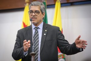 Edvaldo Magalhães alerta para impasse no Plano da Saúde e prevê embates durante votação do orçamento estadual