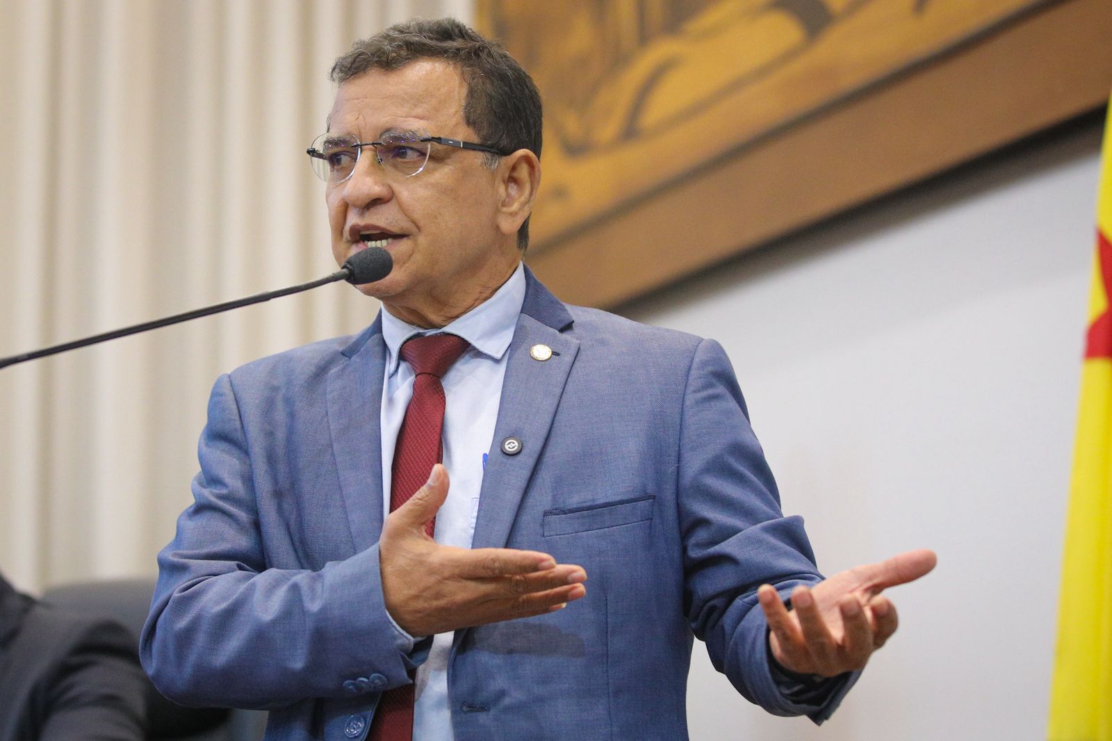  Luiz Gonzaga celebra liberação da importação de morango do Peru e propõe criação de indústria para fortalecer a produção de farinha em Cruzeiro do Sul