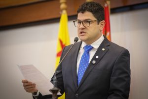 Eduardo Ribeiro parabeniza servidores públicos e destaca criação da Escola de Saúde Pública do Acre