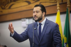 “Enquanto um recém-nascido quase é enterrado vivo, a resposta do Palácio é criar cargo comissionado”, diz Emerson Jarude