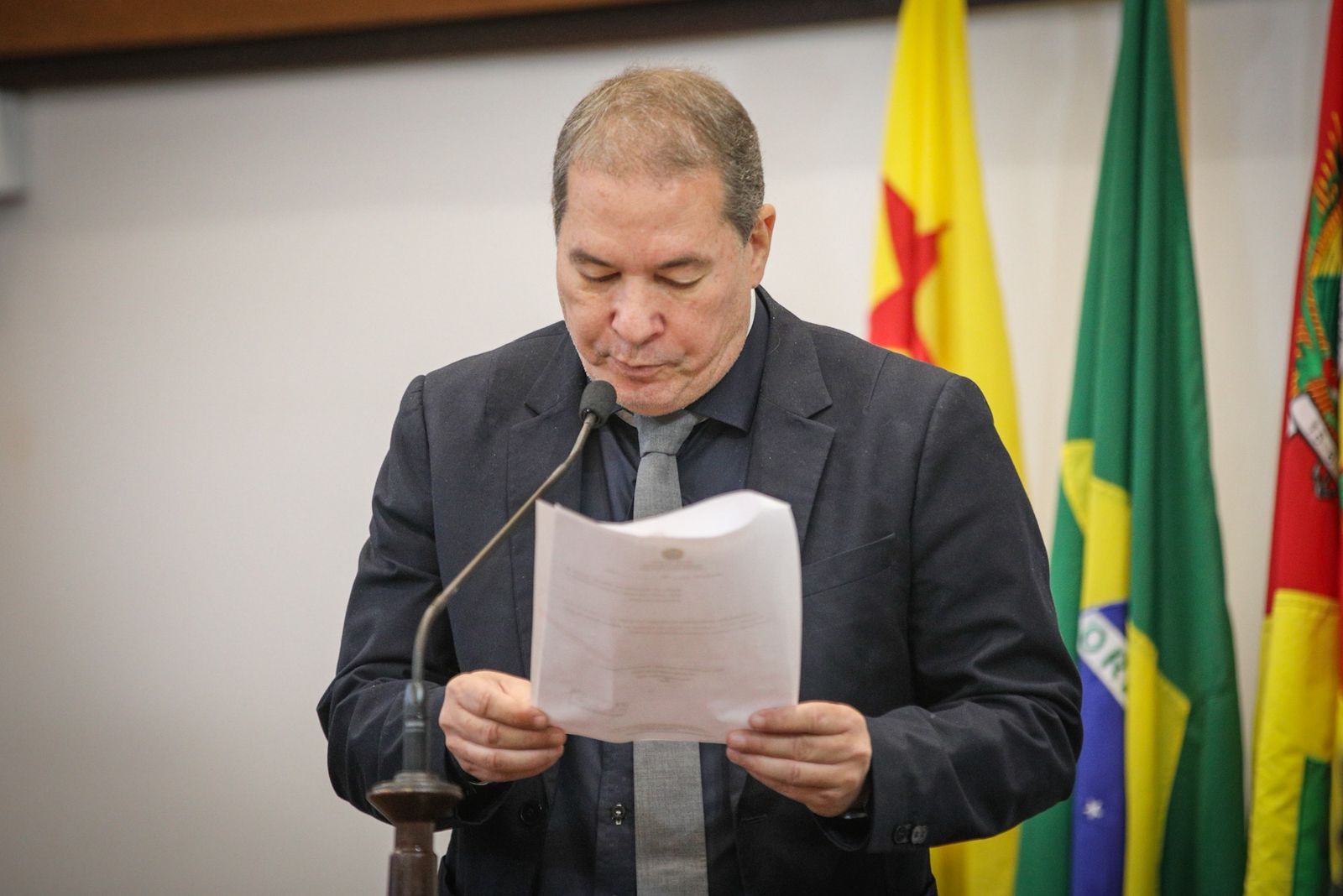 Chico Viga apresenta Moção de Aplausos ao restaurante Bahrem & Grill por contribuição à economia acreana