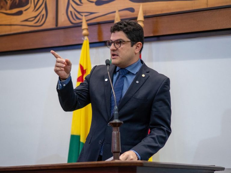 Eduardo Ribeiro apresenta projeto que leva música às escolas estaduais e defende ampliação do HOSMAC