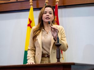 Michelle Melo manifesta solidariedade ao prefeito Railson Ferreira após exoneração de seu marido do governo estadual