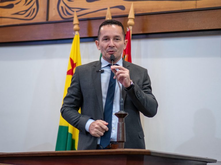 Adailton Cruz alerta para caso grave em Feijó e critica risco de fechamento do Hosmac