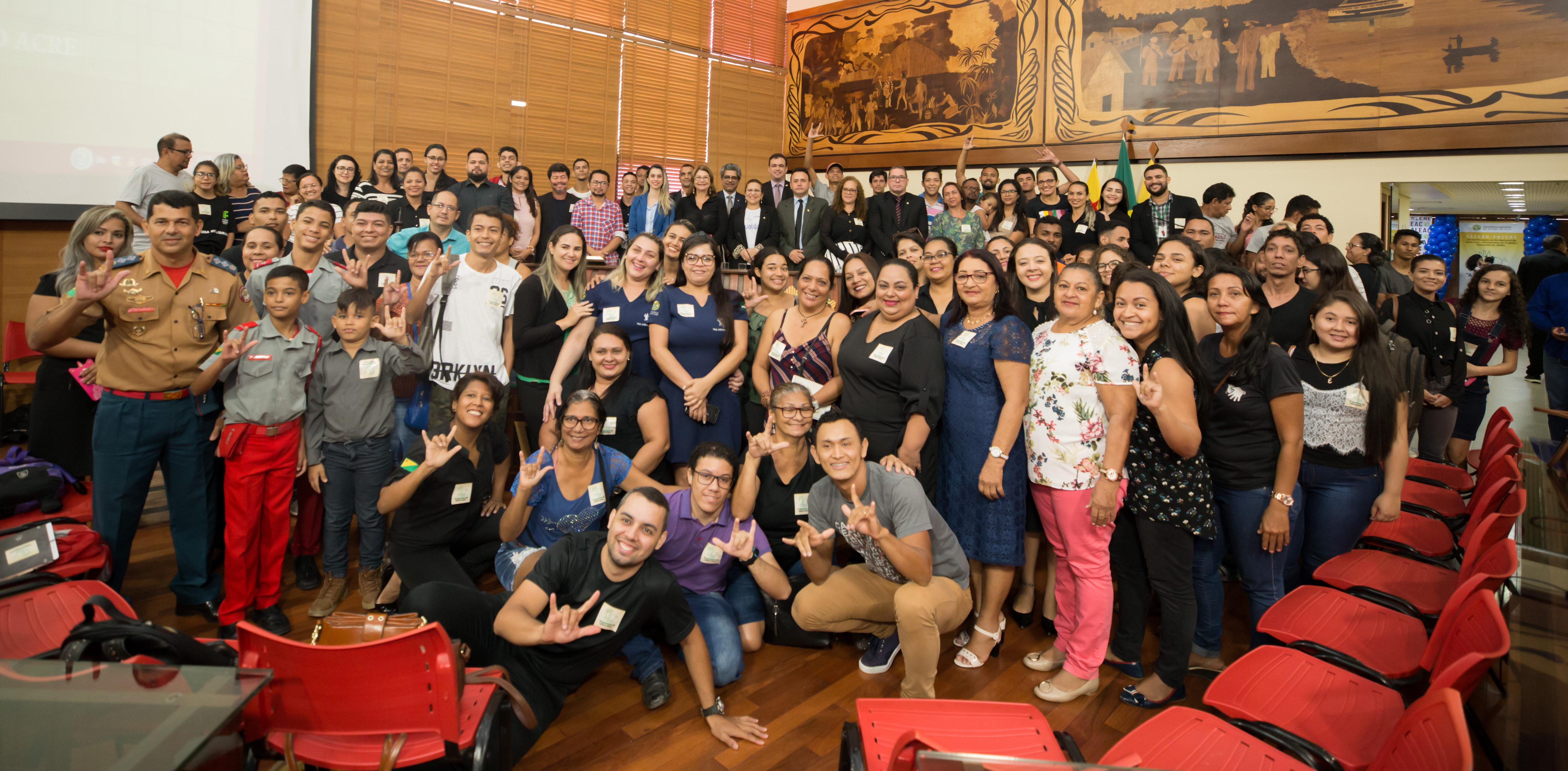 Sessão Solene em homenagem ao Dia Nacional do Surdo e ao Dia Internacional do Tradutor/ Libras