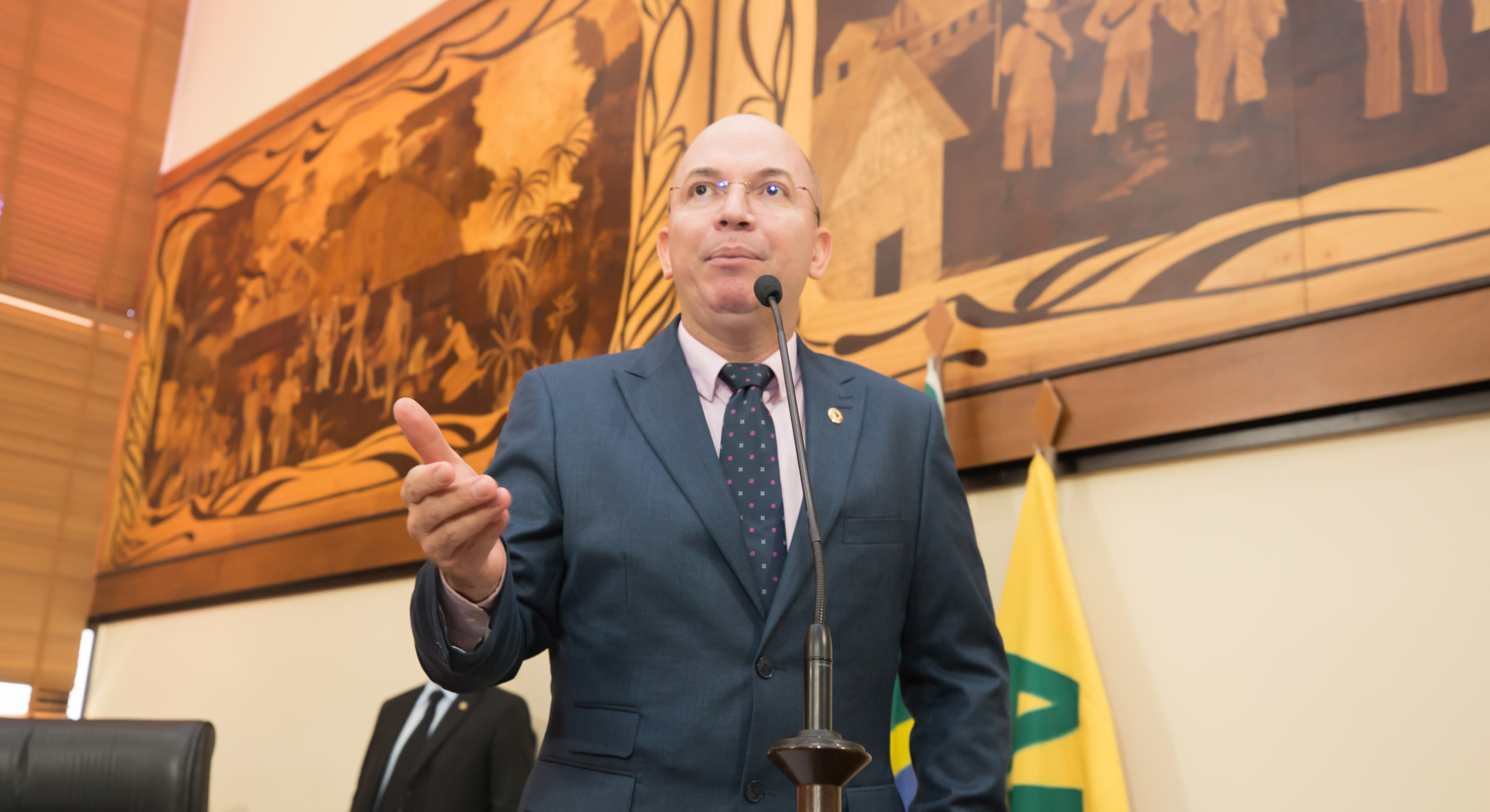 ﻿Deputado Gehlen Diniz rebate Jenilson Leite