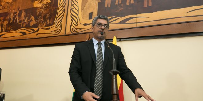 Deputado Edvaldo Magalhães lamenta crise política no governo em meio a uma pandemia Deputado Edvaldo Magalhães lamenta crise política no governo em meio a uma pandemia