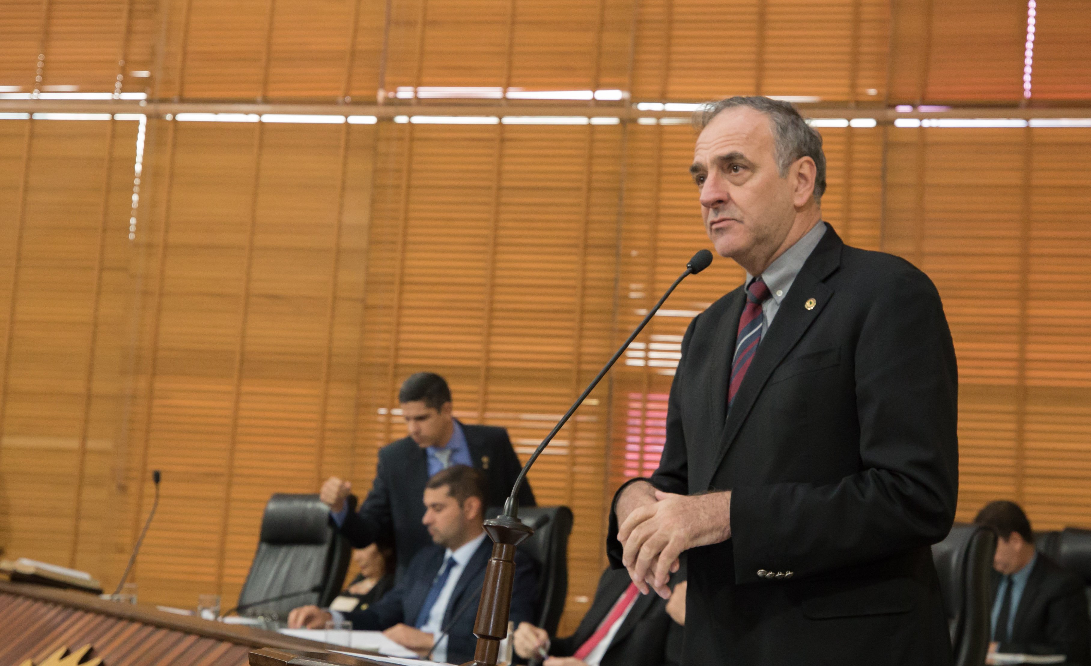 Tchê apresenta PL que institui Programa da CNH Social