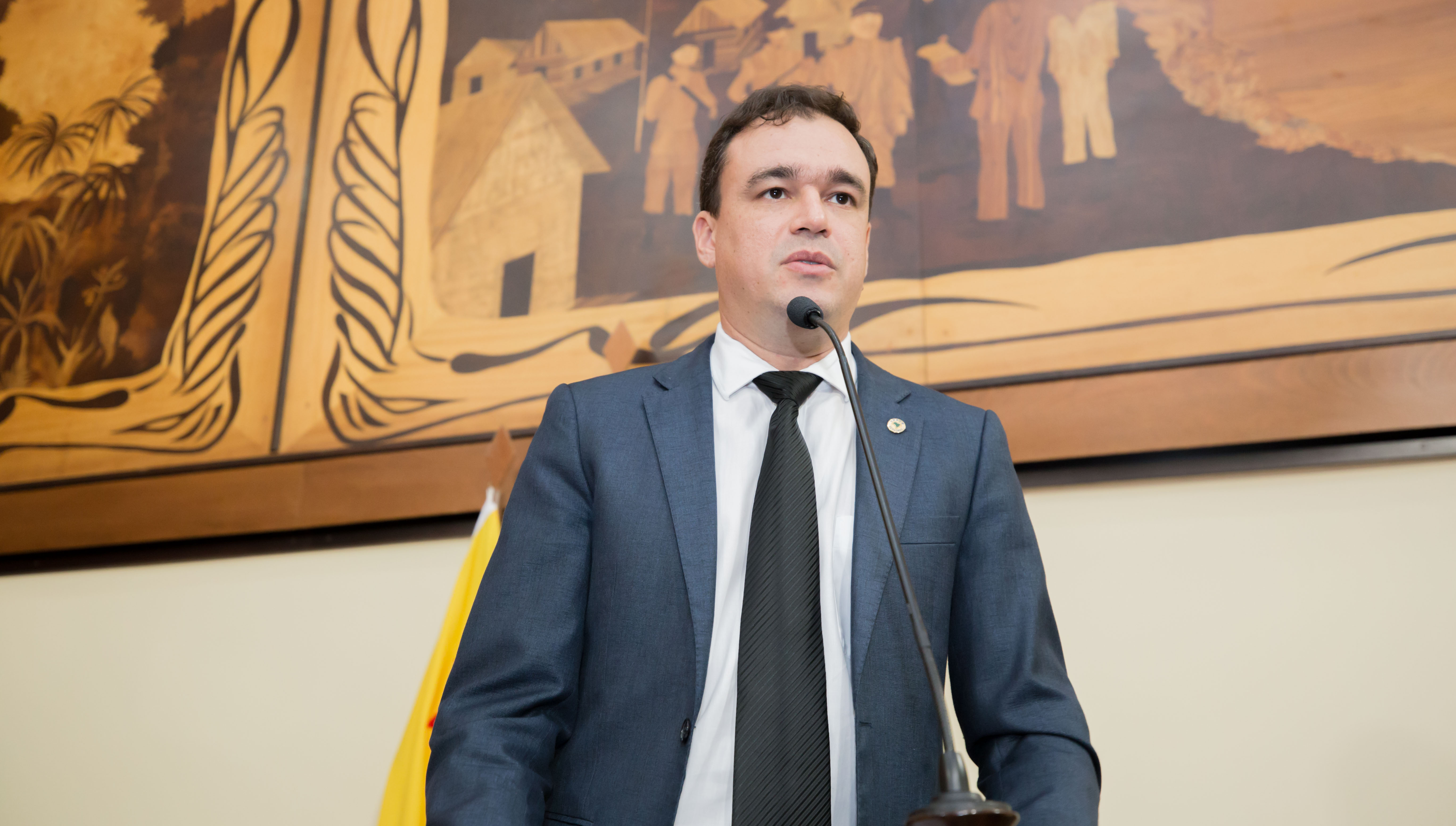 ﻿Deputado Daniel Zen denuncia atraso em início do ano letivo em escolas da zona rural de Porto Acre