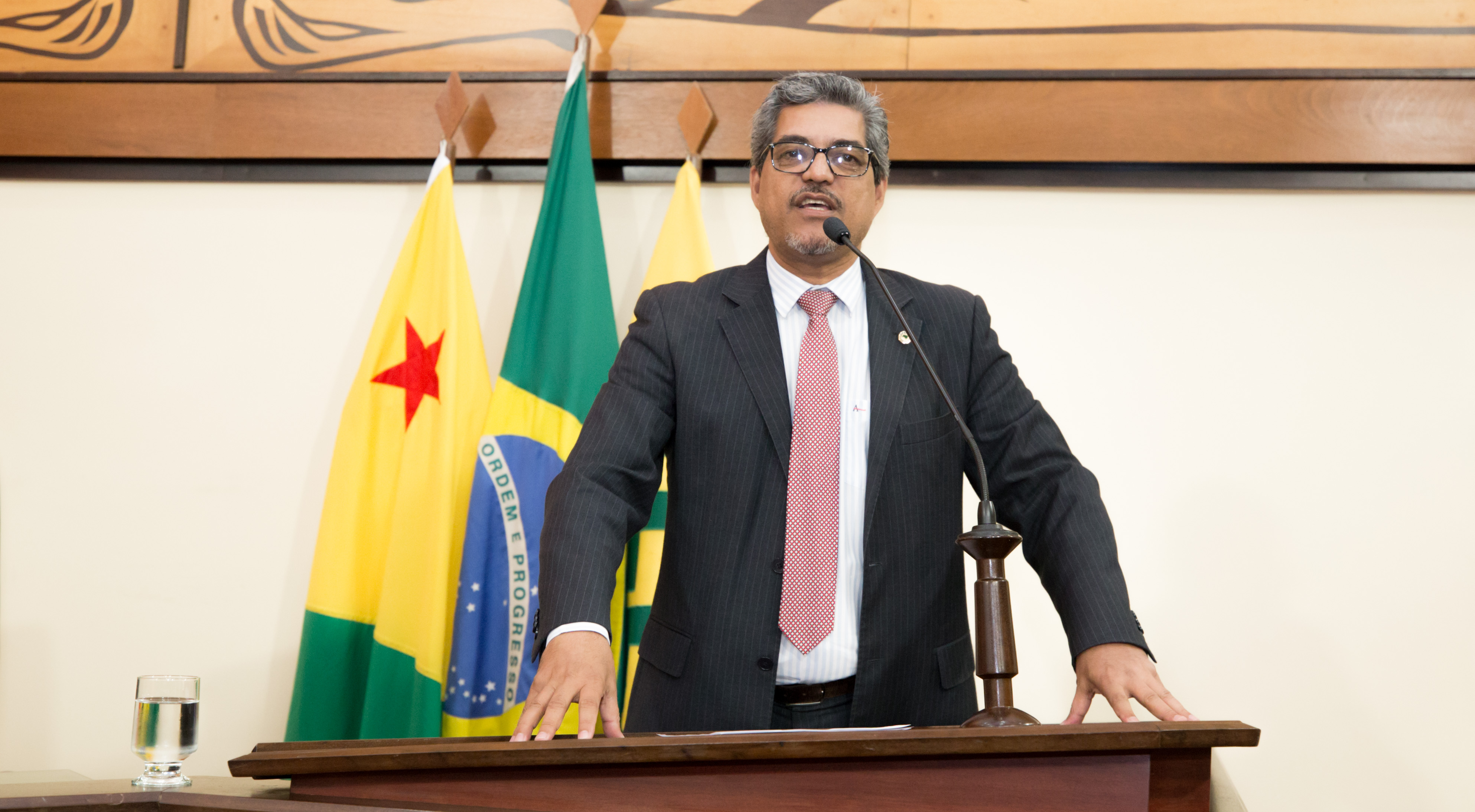 ﻿Edvaldo Magalhães cobra do governo assinatura de Subvenção que garante recursos para Lar dos Vicentinos de Cruzeiro do Sul