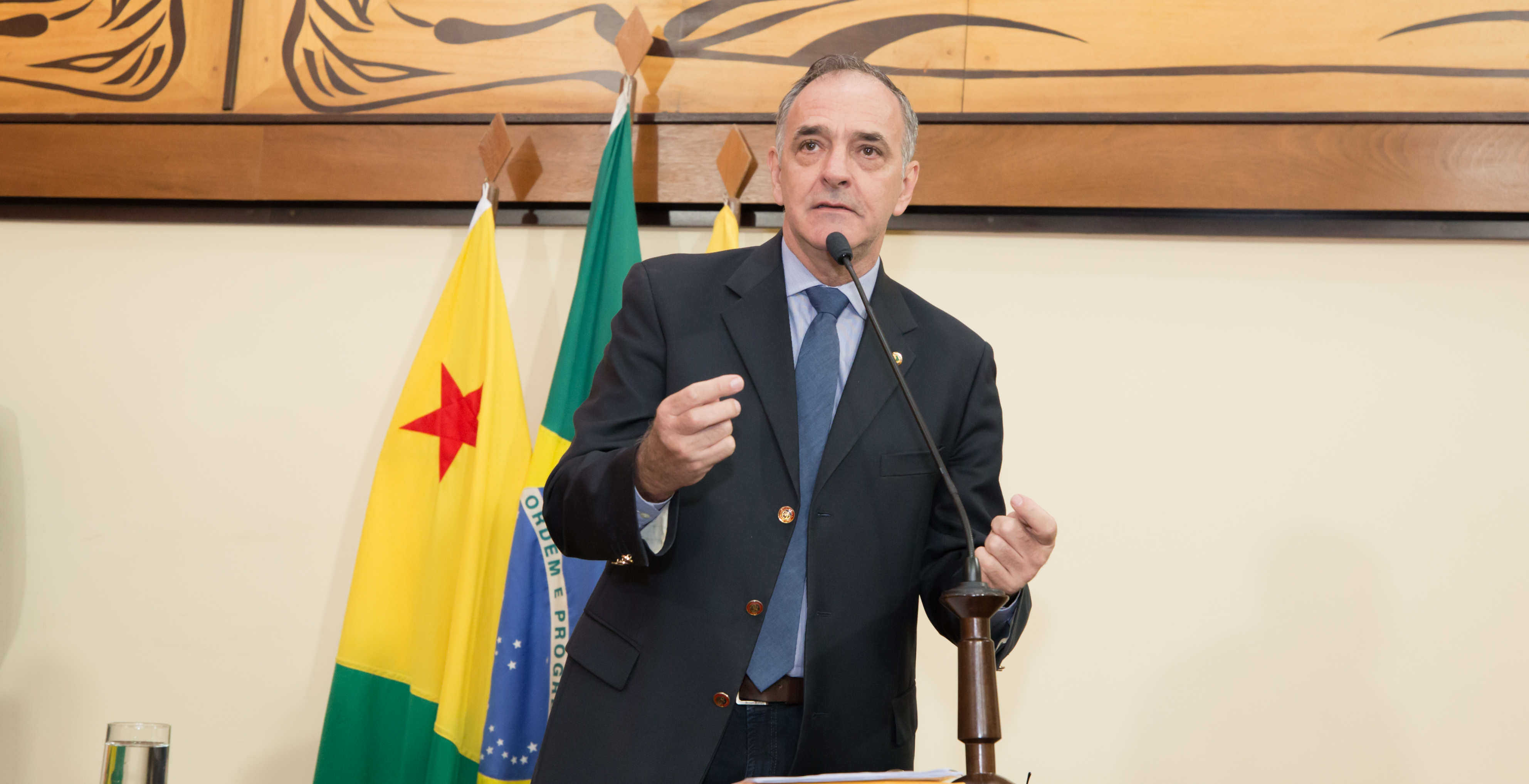 ﻿Deputado Luis Tchê rebate críticas à reforma administrativa do governo