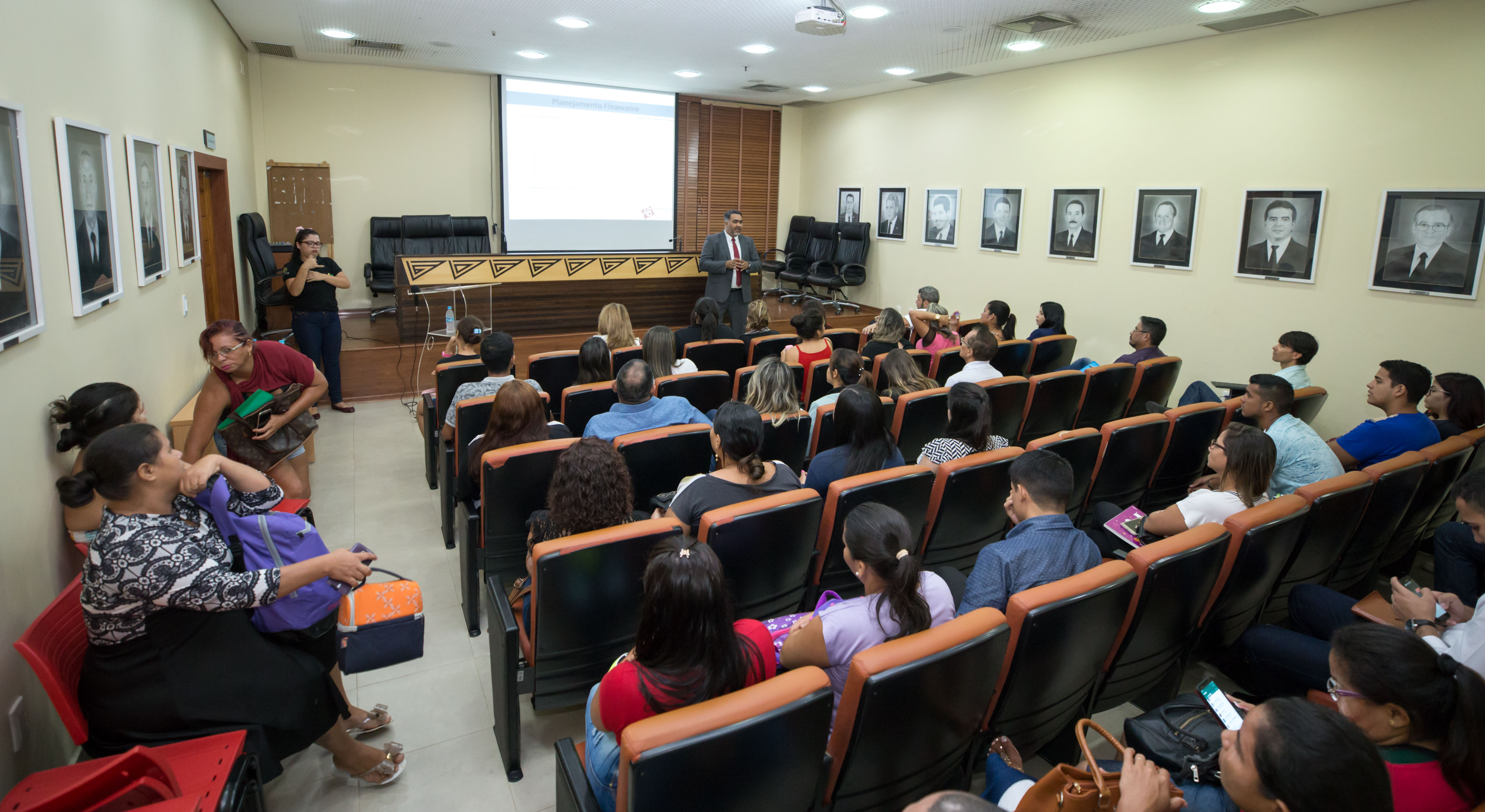﻿Especialista ministra palestra sobre educação financeira na Aleac