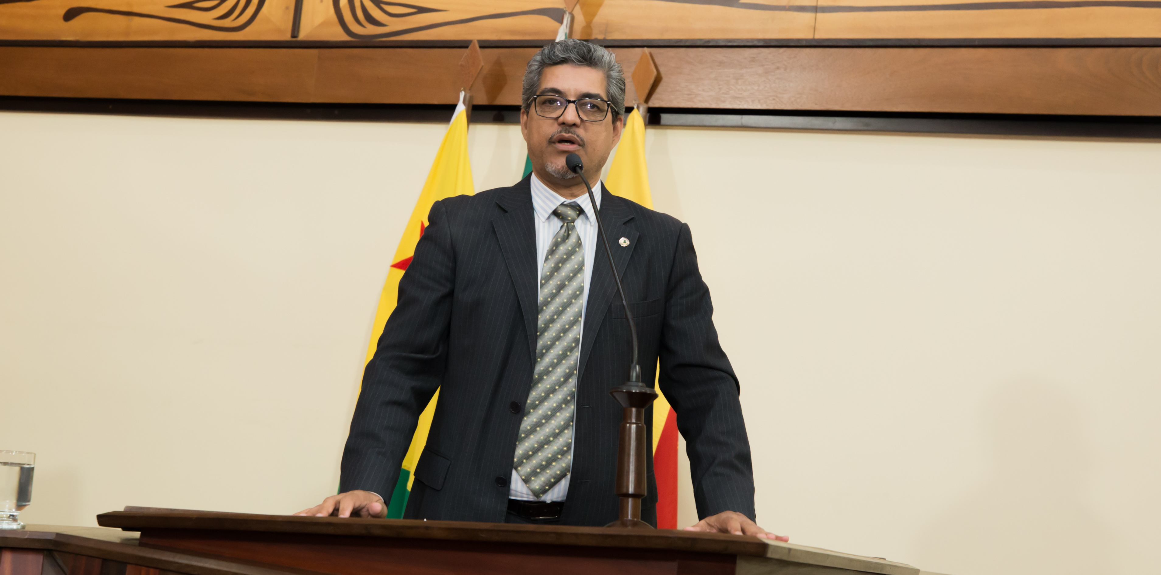 ﻿Deputado Edvaldo Magalhães pede informações da Sesacre após denúncia de governador