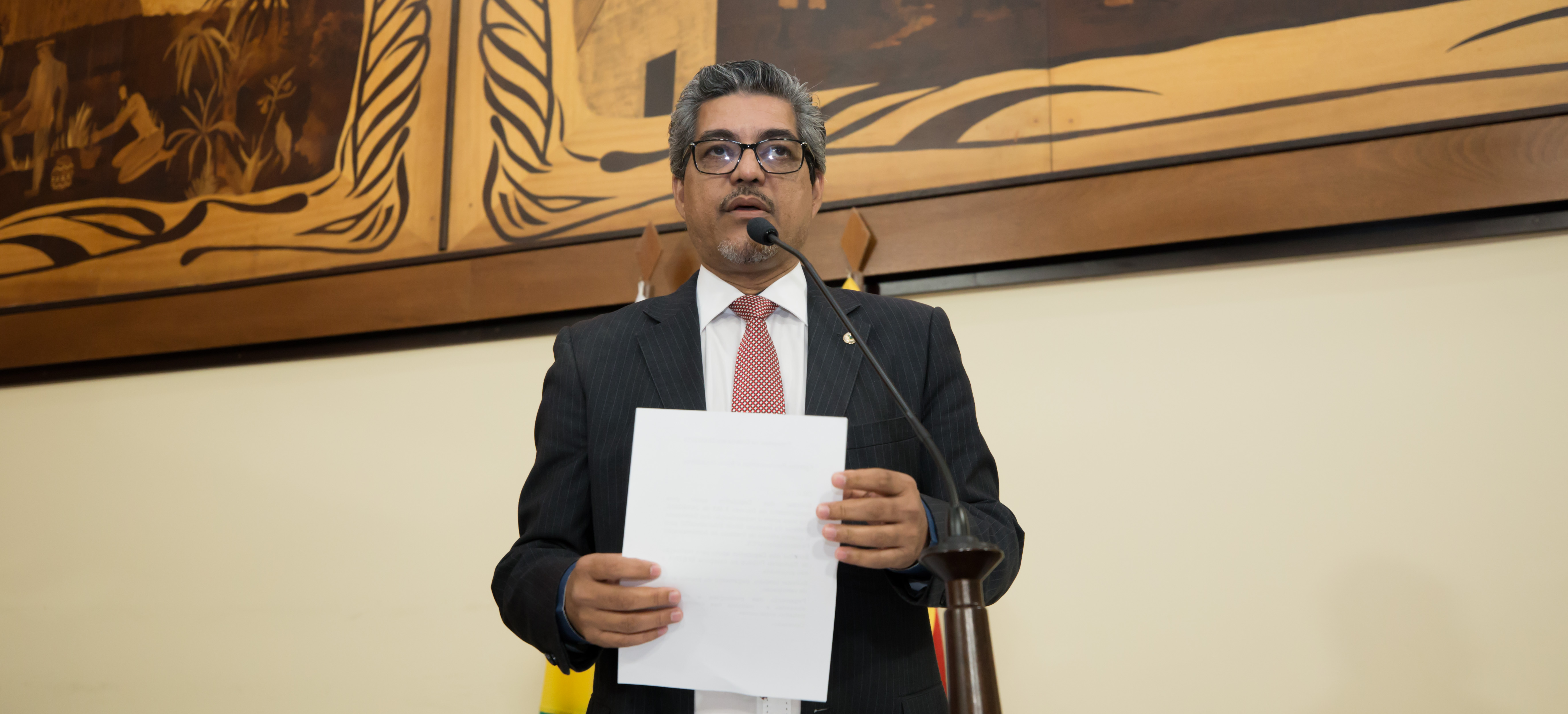 ﻿Deputado Edvaldo Magalhães diz que maior opositor do atual governo é o Diário Oficial
