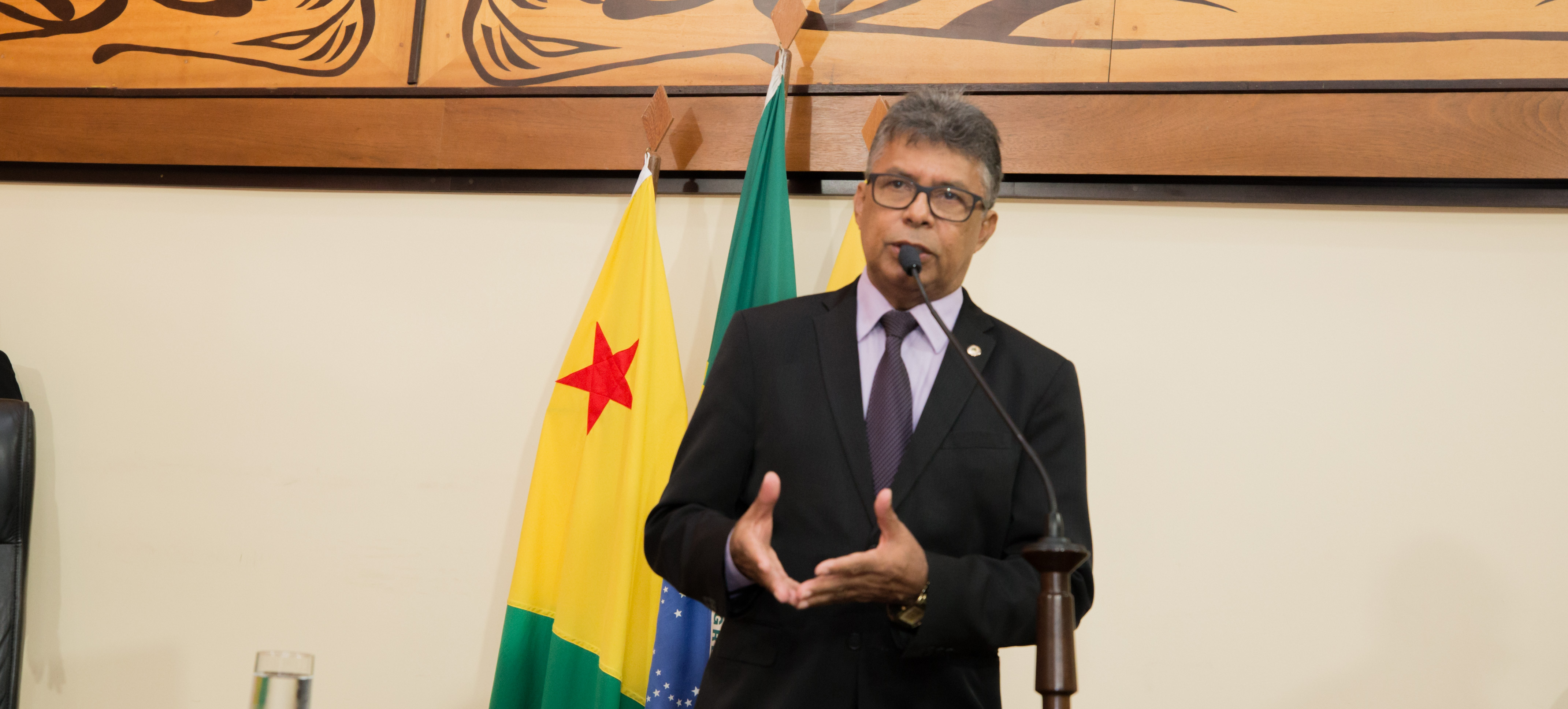 ﻿Antônio Pedro pede contratação de Clínico Geral para hospital de Xapuri