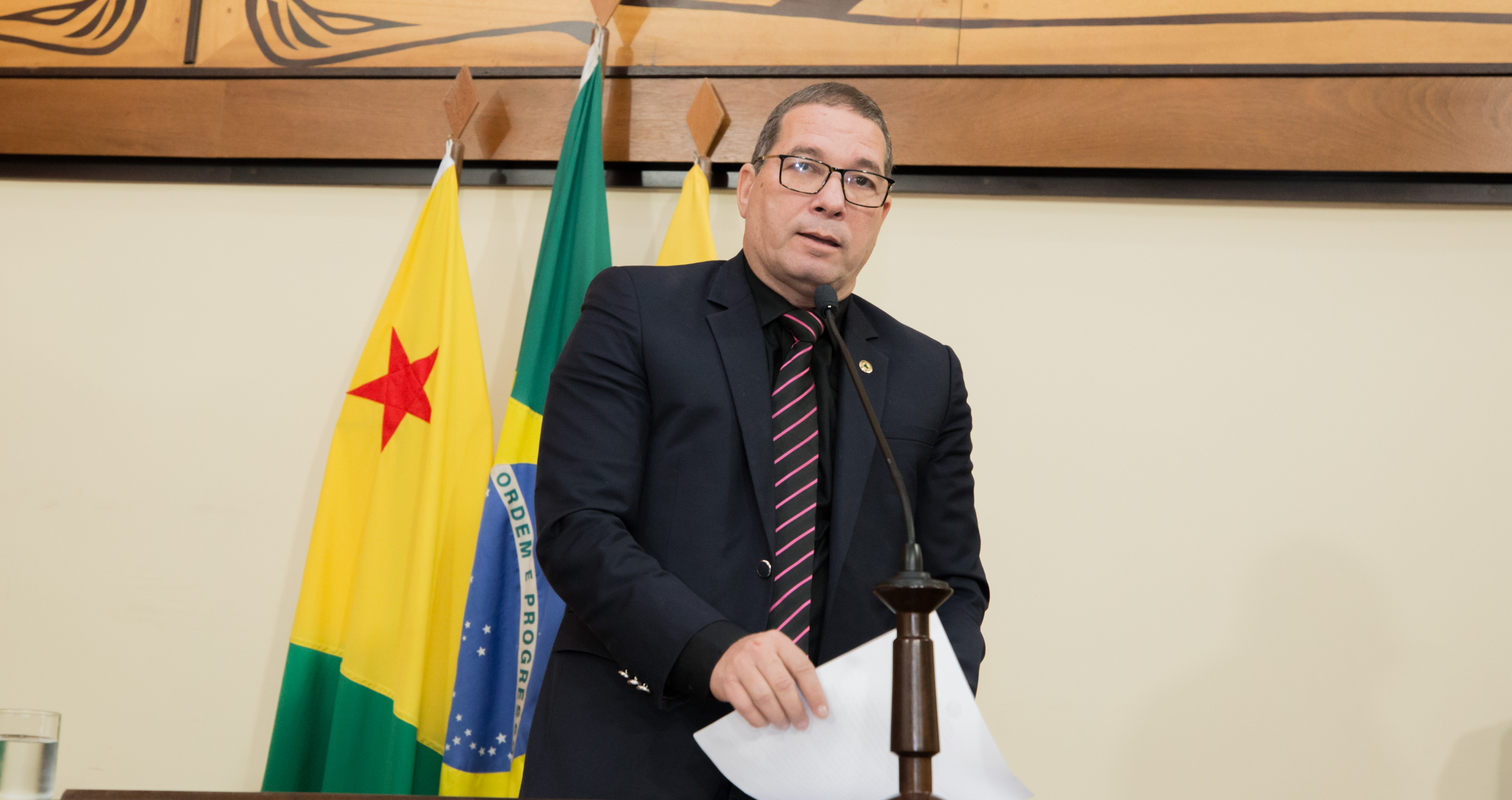 ﻿Deputado Chico Viga quer proibição de cobrança de taxa extra nas compras realizadas pela internet