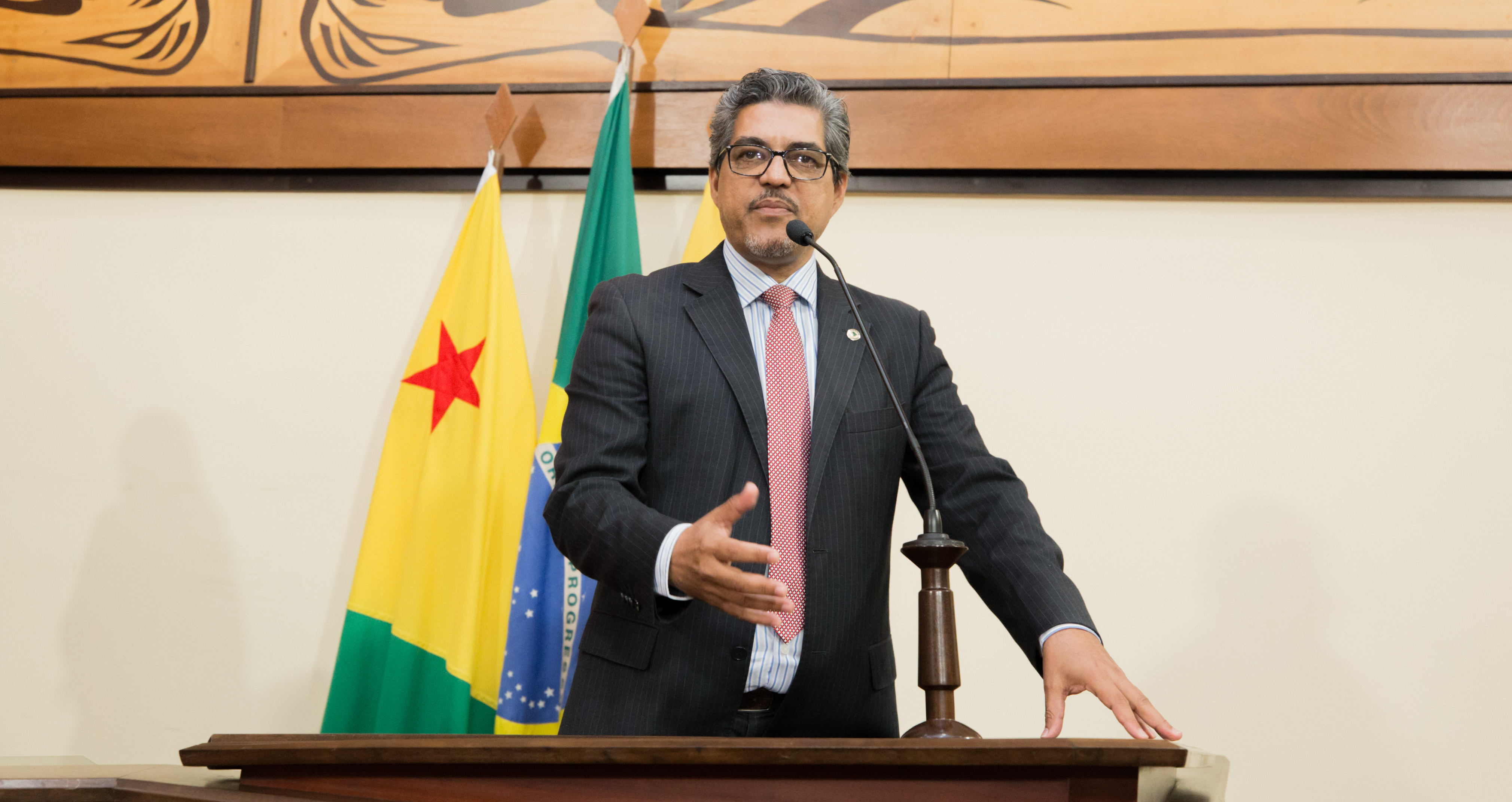 ﻿Edvaldo Magalhães diz que mudança na gestão da Saúde não pode ser vista como algo corriqueiro