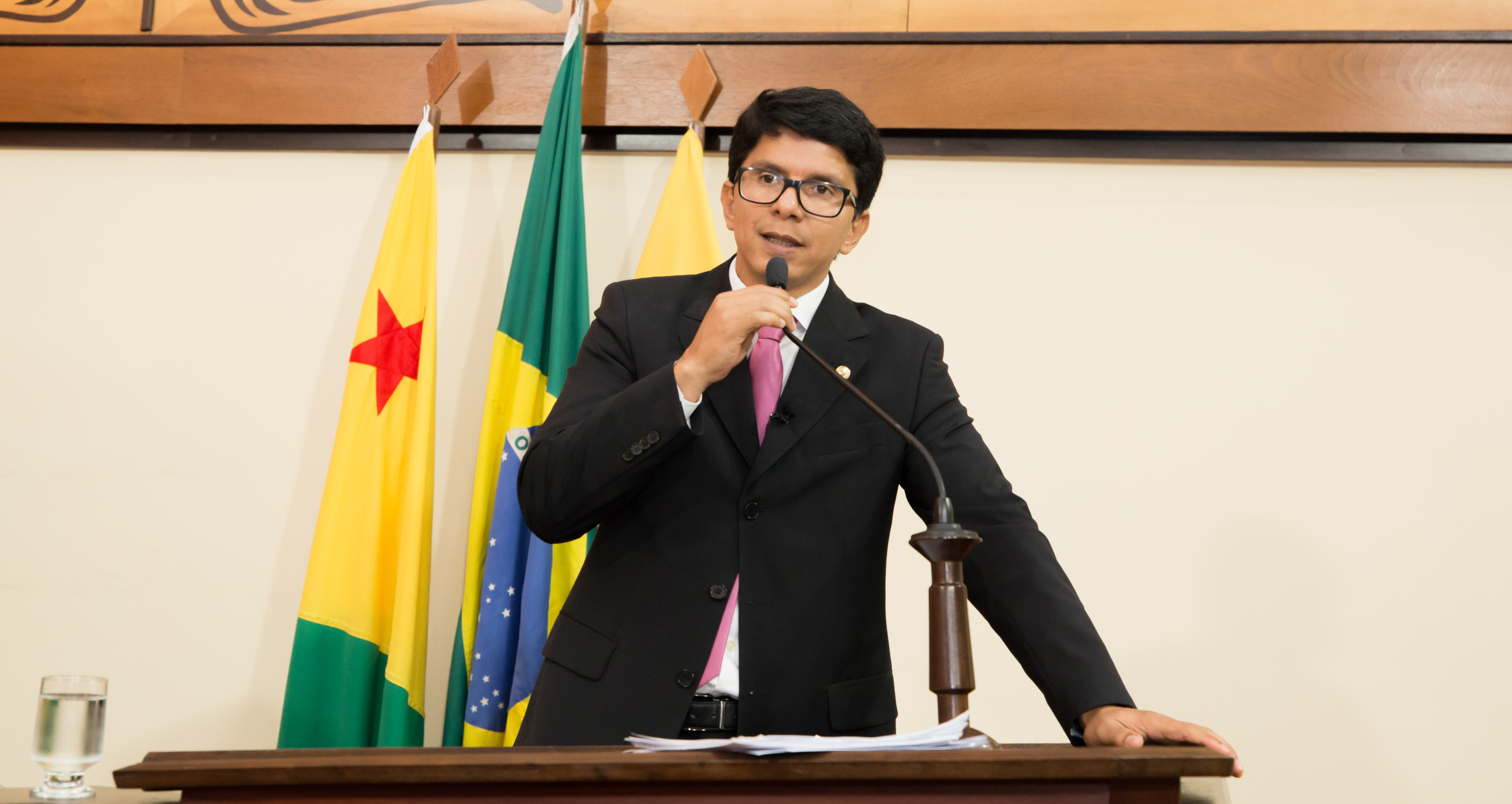 Jenilson Leite destaca problemas enfrentados por gestores da Saúde e diz temer pela terceirização do setor
