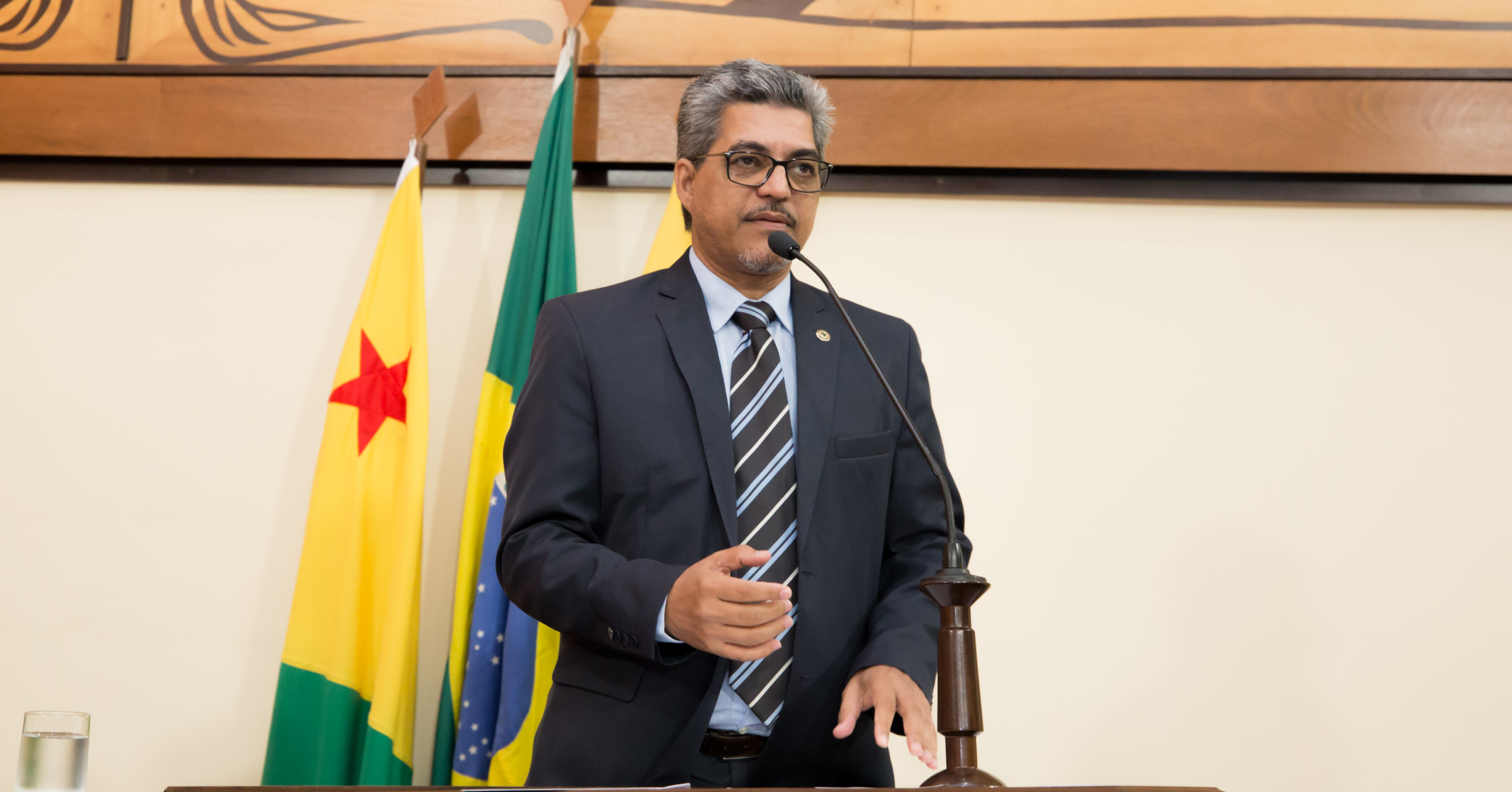 ﻿Edvaldo Magalhães questiona Aneel por não fazer leilão para municípios isolados do Acre