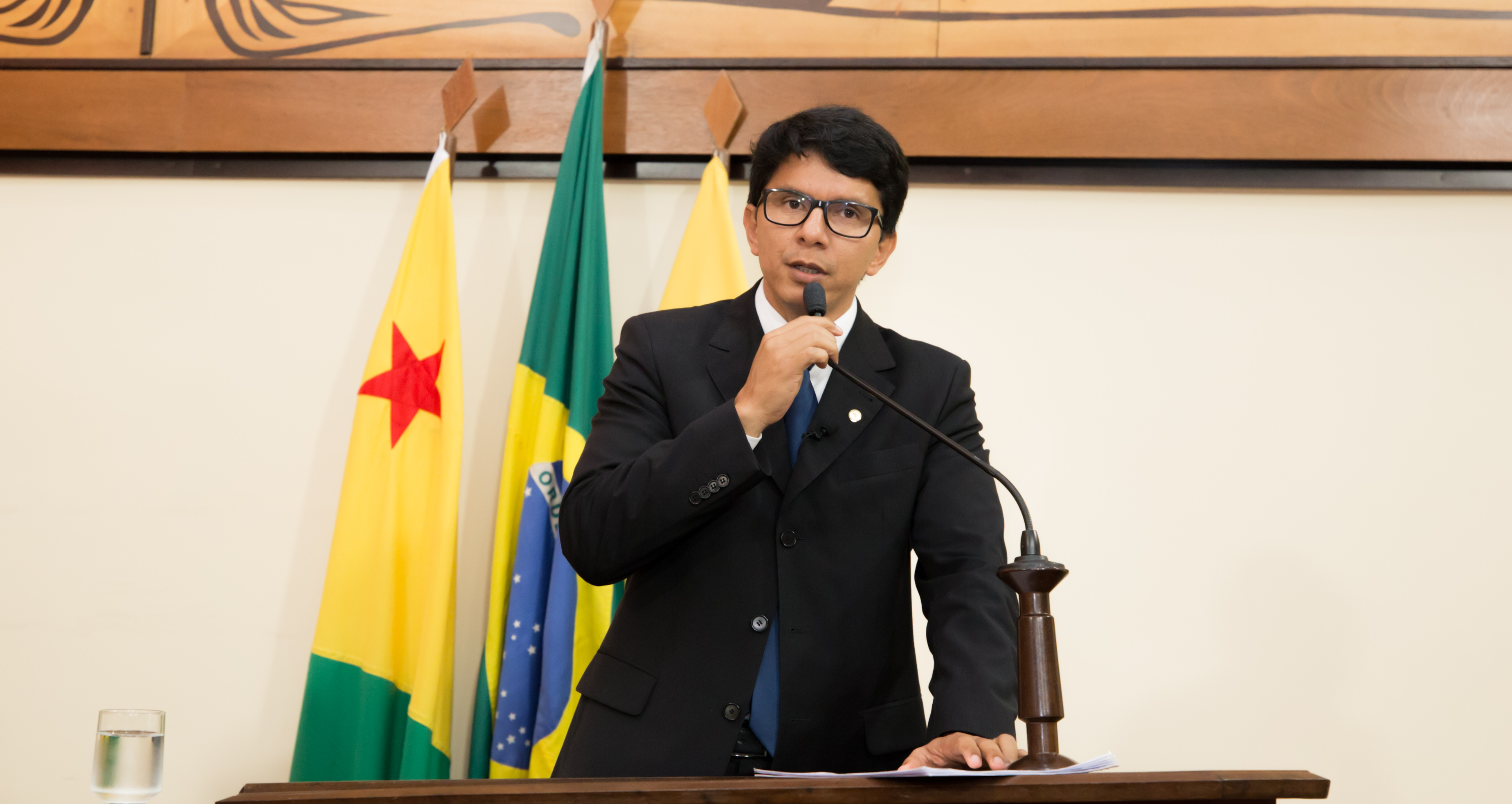 ﻿Jenilson Leite pede explicação de secretária da Sesacre sobre possível privatização da ortopedia do Huerb