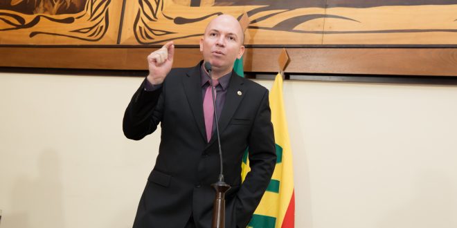 Gehlen Diniz: “O vírus não discrimina. Não faz distinção racial ou de gênero. Pega o rico, pega o pobre” Gehlen Diniz: “O vírus não discrimina. Não faz distinção racial ou de gênero. Pega o rico, pega o pobre”