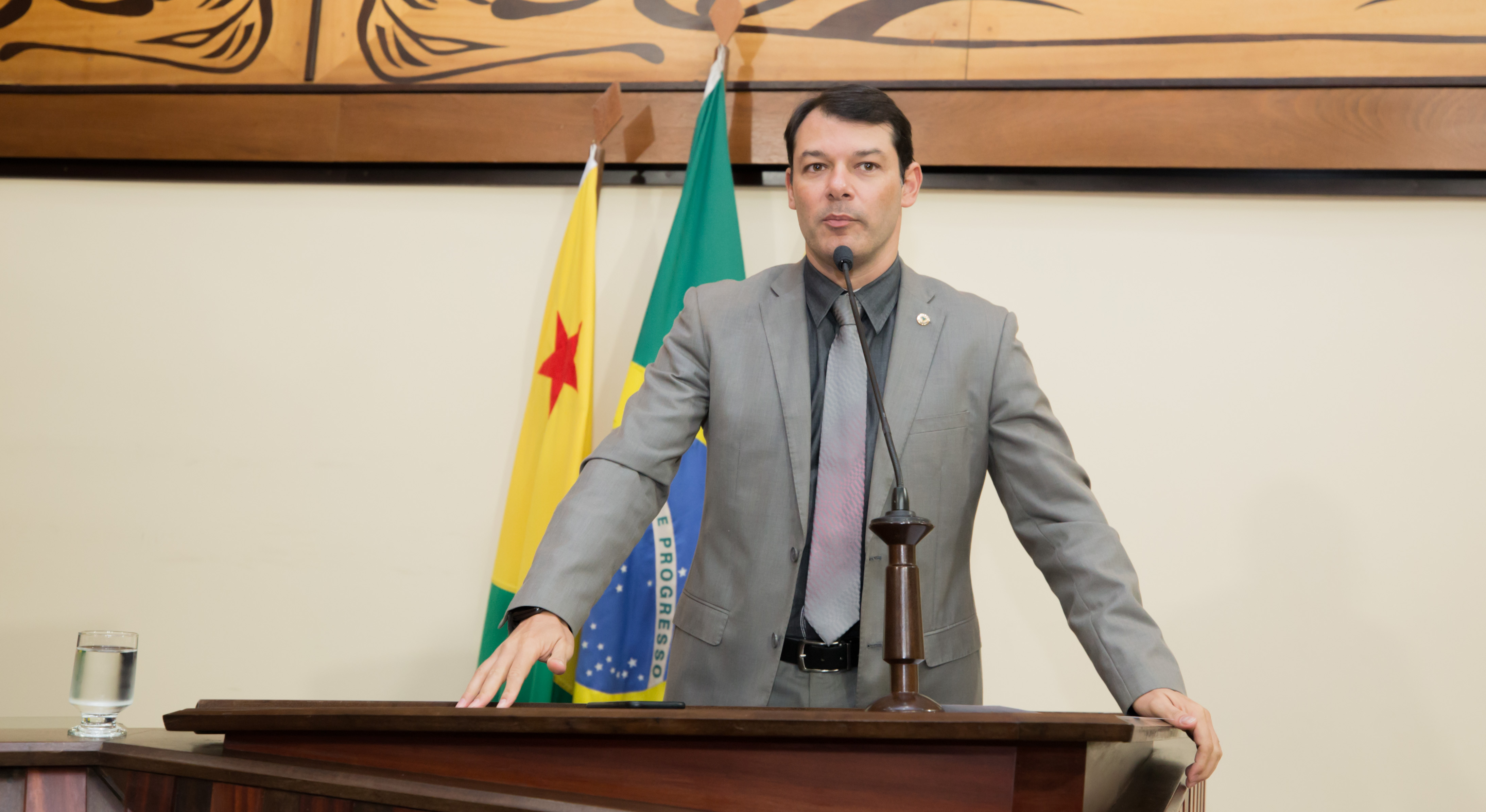 Deputado Roberto Duarte parabeniza advogados pelo seu dia