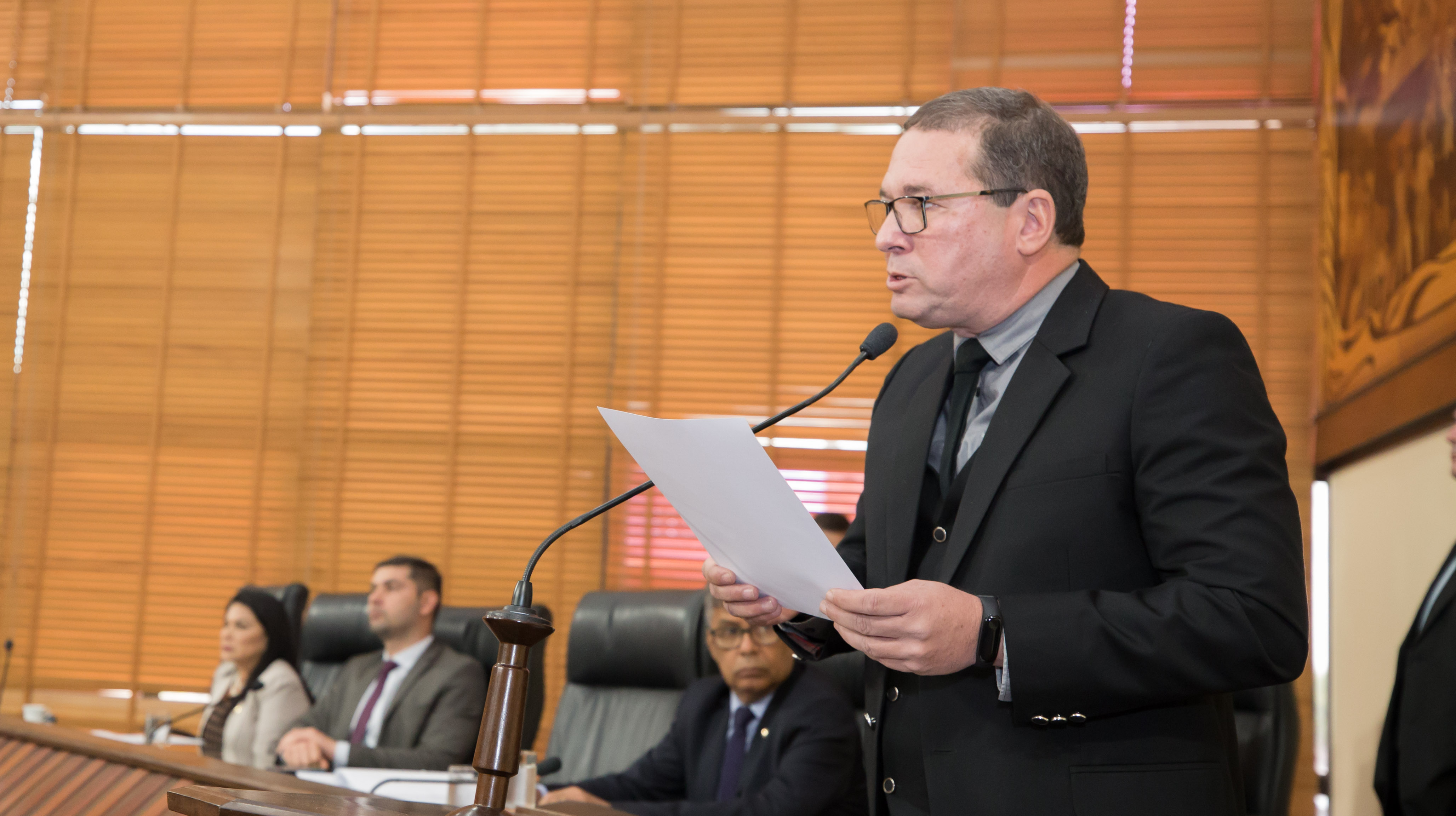 ﻿Deputado Chico Viga pede melhorias em Unidades de Saúde do Estado