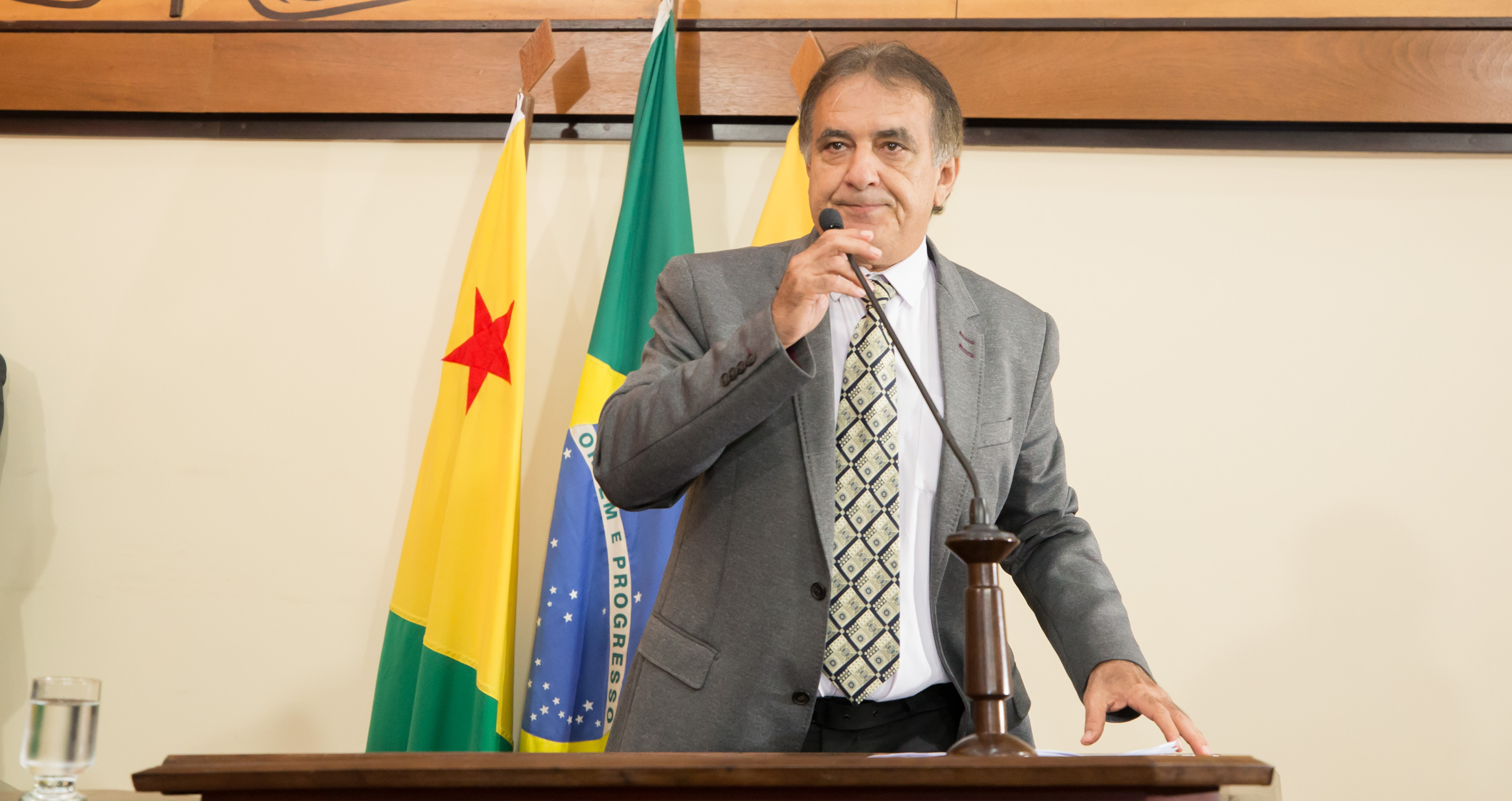 ﻿Bestene solicita realização de sessão solene em alusão ao Dia Mundial da Saúde Mental.