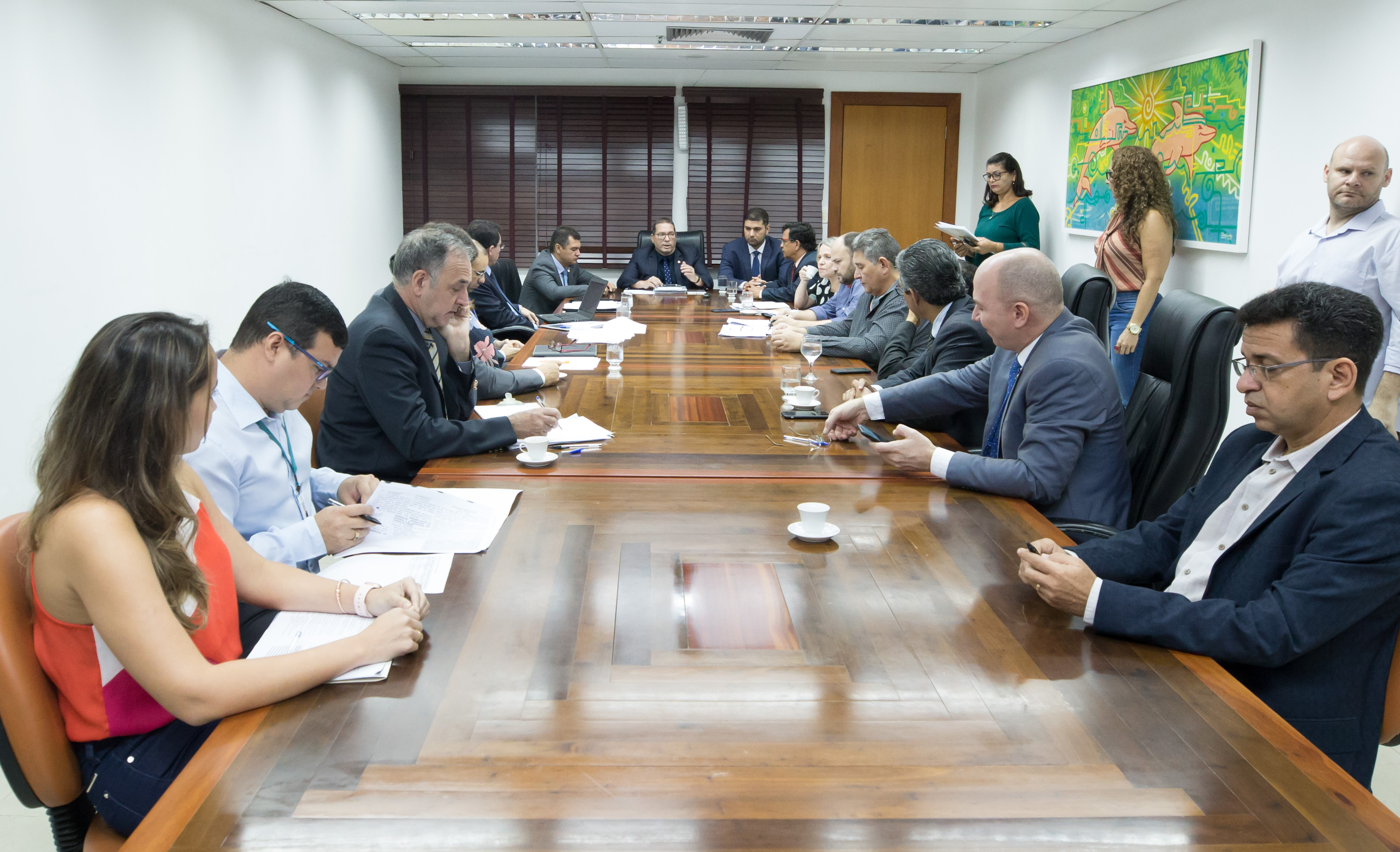 ﻿Deputados recebem representantes dos poderes constituídos para debater LDO