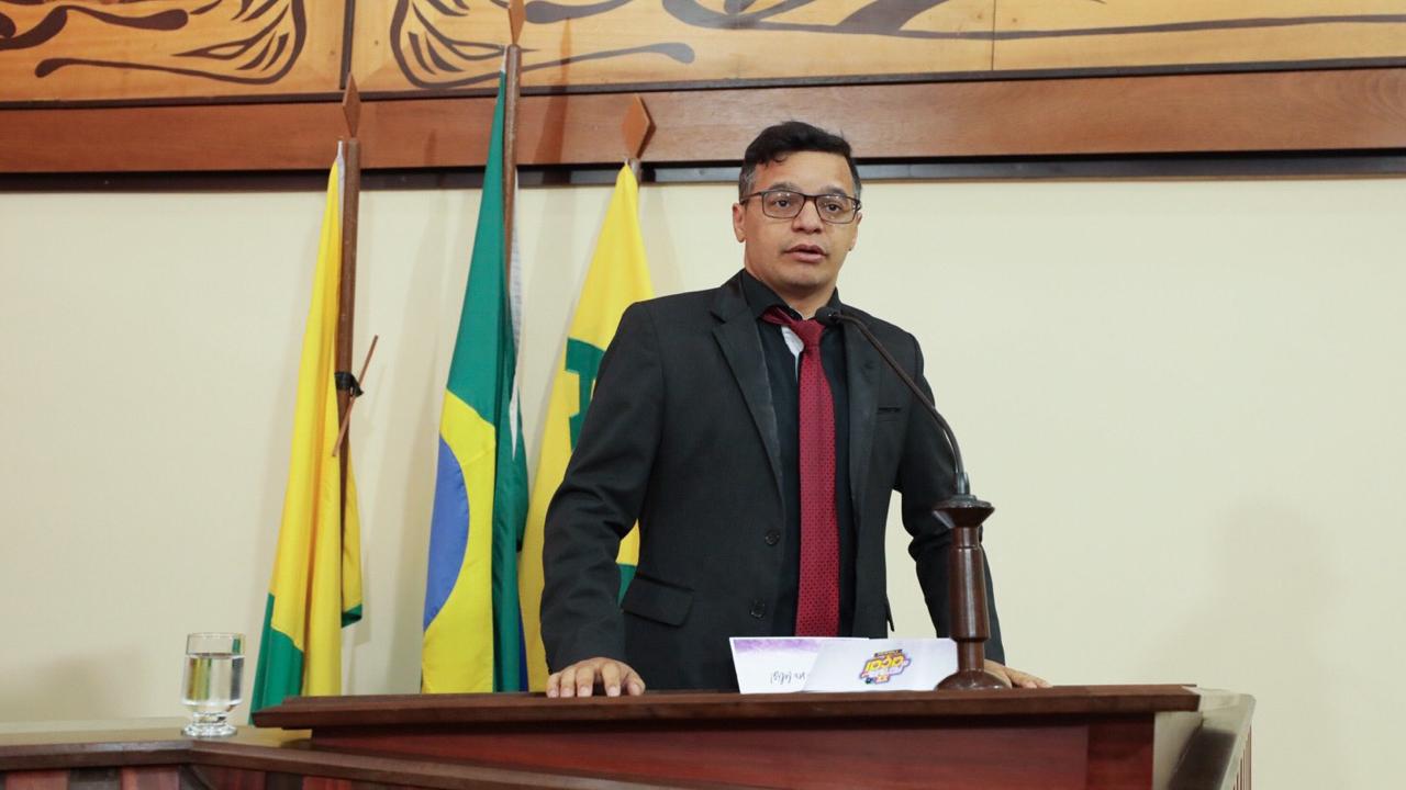 ﻿Wagner Felipe solicita manutenção da Estrada do Quixadá e reforma da Escola Estadual Rural Nova Vida