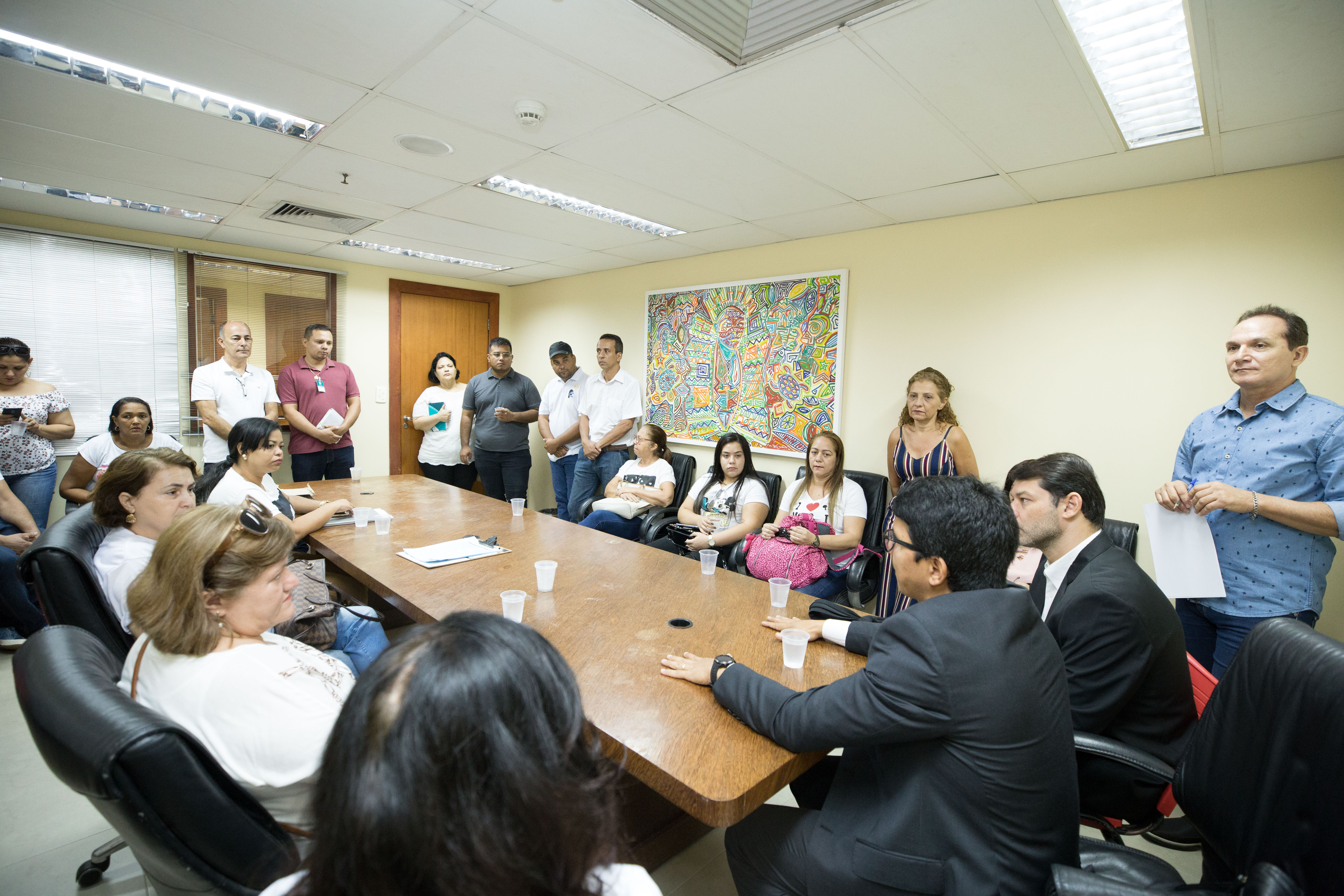 ﻿Servidores da Saúde exonerados em 2017 pedem apoio a deputados para voltar a trabalhar